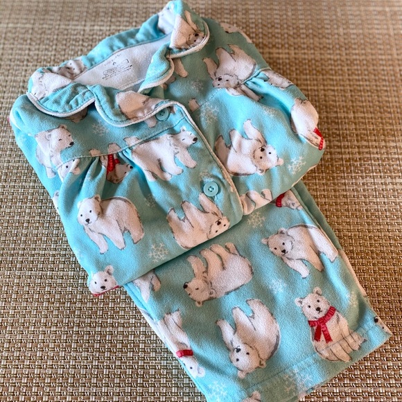 ✔️ SOLD 📬 EUC Carter’s 2 pc flannel PJs, sz 6 - Picture 2 of 3